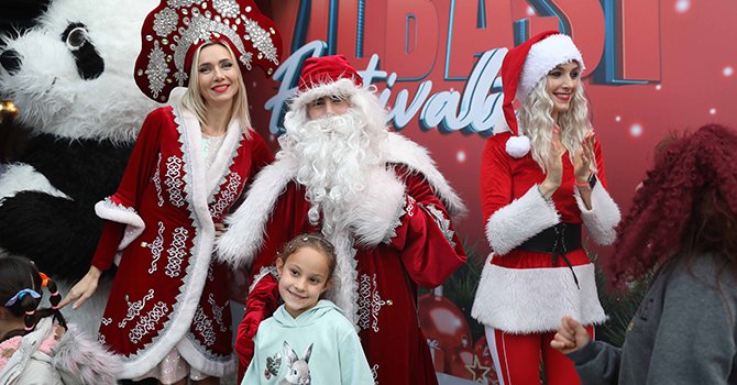 Antalya'da yılbaşı festivali yoğun ilgi görüyor