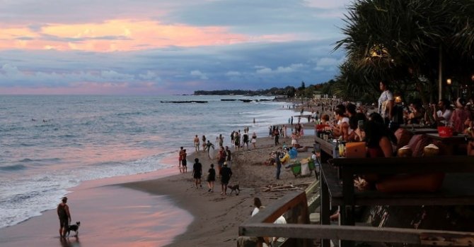 Asya'nın en güzel adası, cinsel turizmi engellemeye çalışıyor
