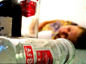 Sahte içkiden ölenlerin sayısı 100'ü aştı