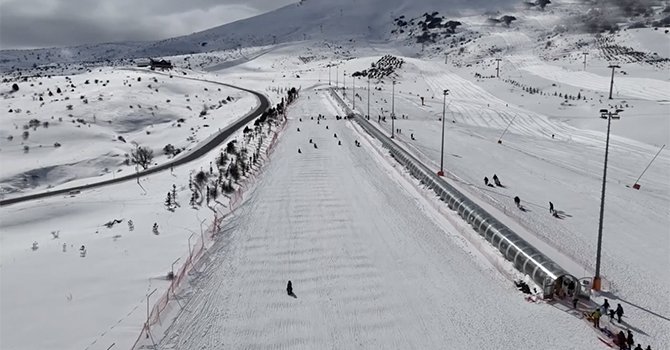 Yıldız Dağı Kayak Tesisleri Ziyaretçi Akınına Uğradı