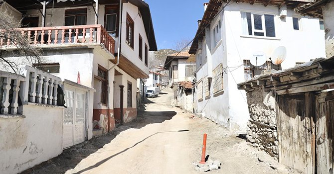 Tarihi Elmalı evleri turizm sezonuna hazırlanıyor