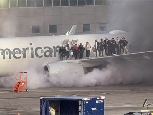 Boeing 737-800 Denver Havaalanında Alev Aldı