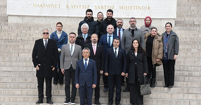 TUREB Başkanı ve yönetim "Atatürk'ün izindeyiz" dedi.