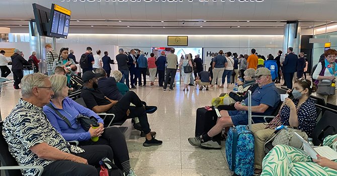 İngiltere'ye gelen ziyaretçilere12 avroluk vize muafiyeti