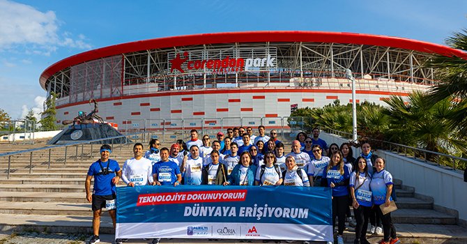 Glorıa Hotels & Resorts Runtalya’da Parıltı Derneği için koştu