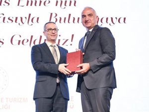 Bakan Ersoy: Risaletü’n Nushiyye Divanı meşaledir