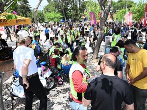 1400 motosiklet tutkunu Kemer'de buluştu