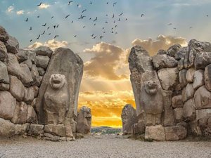 Hattuşa: Bin Tanrılı Şehrin Gizemli Mirası