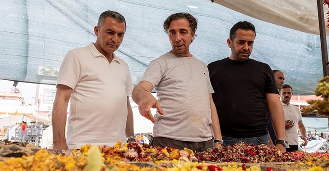 Turistik pazarlar ilçe ekonomisine çok büyük katkı sağlıyor
