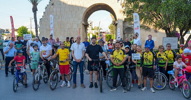 Tarsus Kleopatra Kapısı'nda Dünya Bisiklet Günü kutlandı