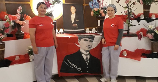 Kat görevlisi odaya girmeden, mini barcının girmesi yasaklandı