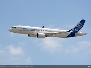 Airbus, yeni A220-100 ve A220-300 uçaklarını tanıttı