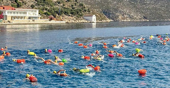 Yunanistan'ın Meis Adası'ndan Kaş'a kulaç atıldı