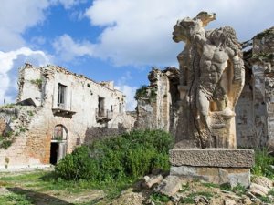 Bilnmeyene doğru yolculuk: Dark Turizm nedir?