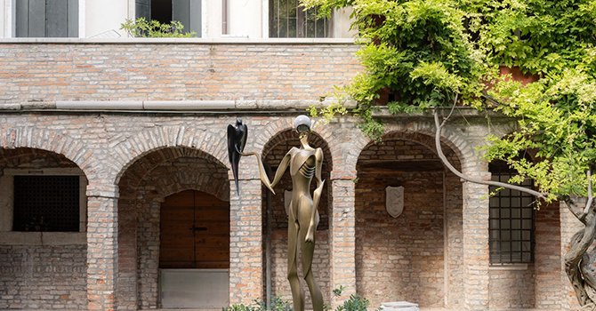 Almine Rech'in 'Buradaydim' Sergisi, Bodrum Loft'ta