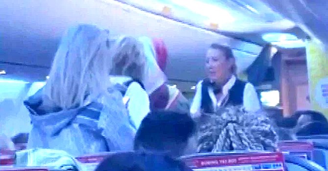 İstanbul uçağında olay çıktı, kabin memurları polis çağırdı