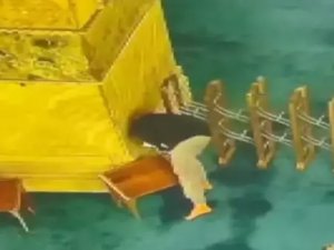 Ayasofya Camii'ne kundaklama girişimi!