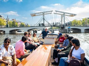 Amsterdam, nehir gezilerini sınırlama planını açıkladı