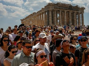 Alman, İngiliz ve Amerikalı turistler Yunanistan'ı tercih ediyor