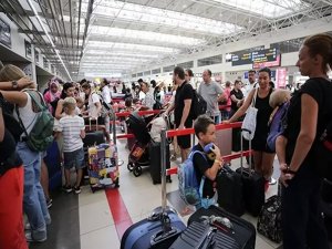 Seyahatler iptal edildi, Türkiye apar topar rotadan çıkarıldı