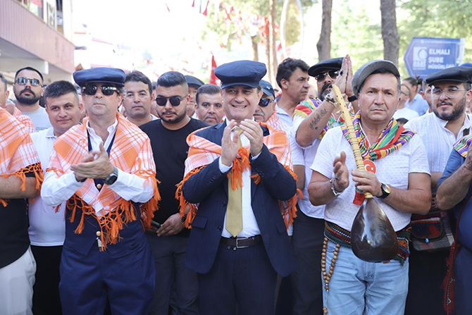 11. Temsili Elmalı Yörük Göçü coşku ile yapıldı