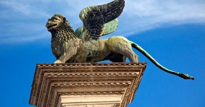 Dünyaca ünlü heykel "Çin malı" çıktı