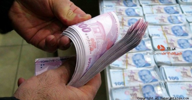 Borca batan turizmci tefecinin eline düştü