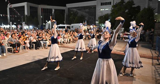 Yöreler Renkler Festivali müzik ve danslarla buluştu