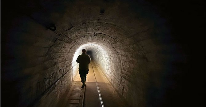 Kırsalın altında saklı, terk edilmiş Nazi yeraltı şehri