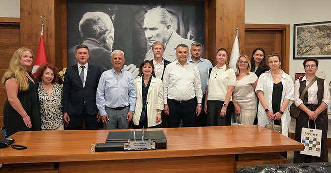 Rus heyetine Noel Baba'nın memleketi gezdirildi