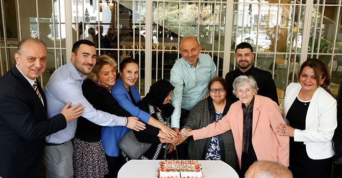 Dedeman, Dünya Yaşlılar Günü’nde yaşlı konukları ağırladı