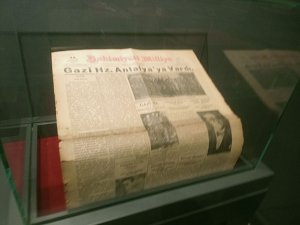 Atatürk'ün Antalya'ya gelişini yazan gazete 95 yıldır korunuyor