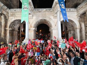 21 ülkeden 26 şehrin belediye başkanı katılıyor