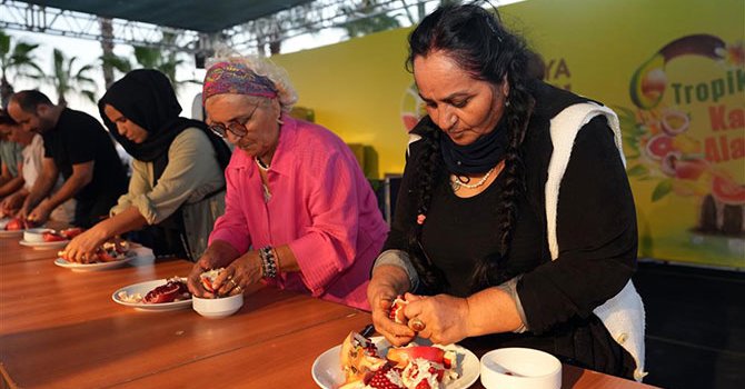 Alanya'da Tropikal Meyve Festivali heyecanı yaşandı