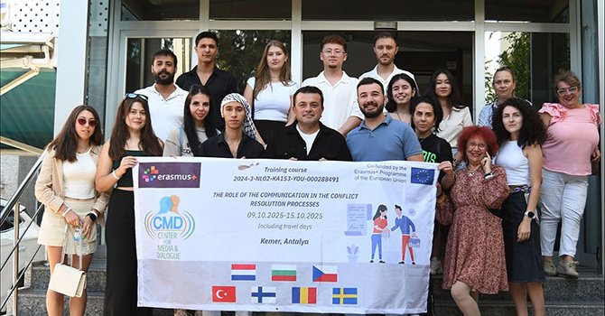 7 ülkeden 16 Erasmus öğrencisi Kemer'e geldi