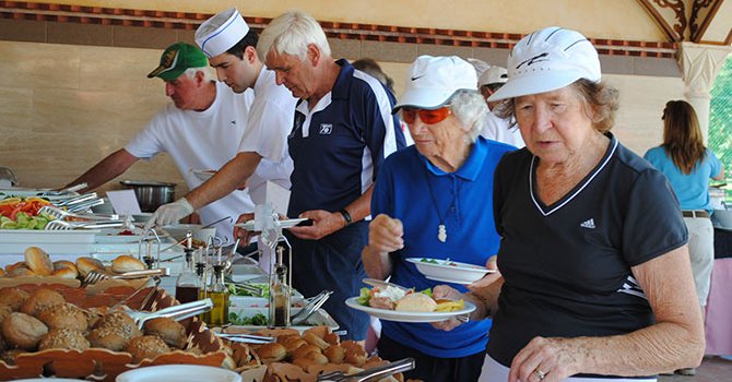 Side'nin sonbaharda gözde turistleri yaşlı Almanlar oldu