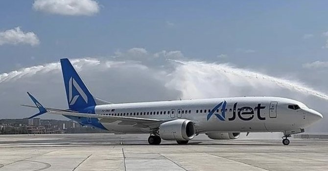 AJet'in Boeing 737-8 MAX uçakları İstanbul'a geldi