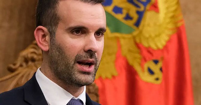 Karadağ, Türklere vizesiz seyahati askıya mı alıyor?