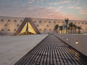 Büyük Mısır Müzesi, ziyaret saatlerini kısıtlıyor.