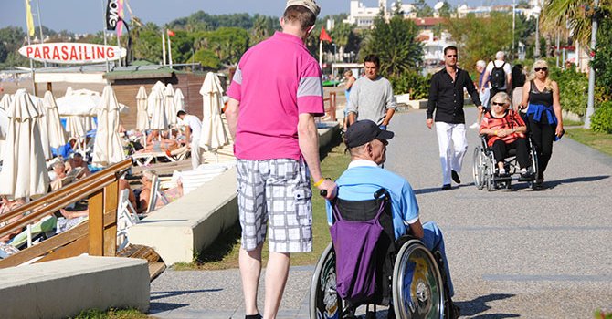 Alman engelli turistler Side'ye geliyor