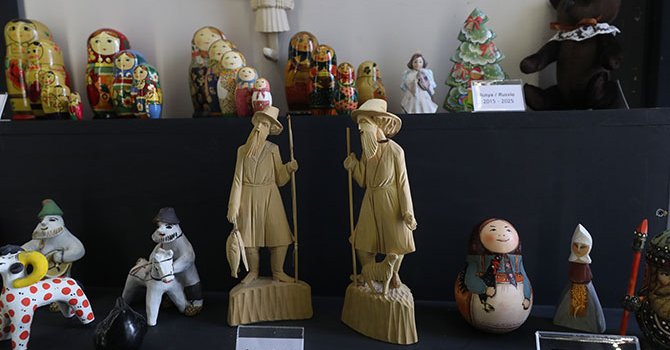 Rus sanatçı Elena Kiyanitsa 33 parçalık eserini müzeye verdi