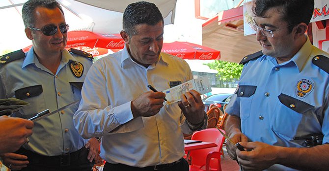 Turizmci esnafı sahte para konusunda bilgilendirildi