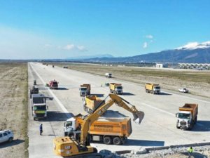 Hatay havalimanında bitmeyen onarım!