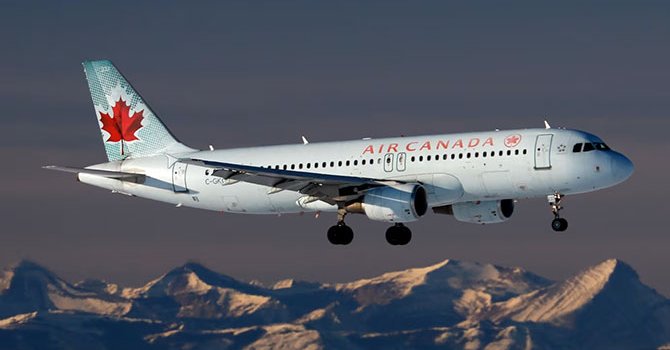 Air Canada, uçakta ücretsiz alkol servisi yapıyor