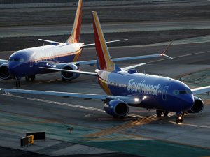 Boeing 737 tacını kaybediyor