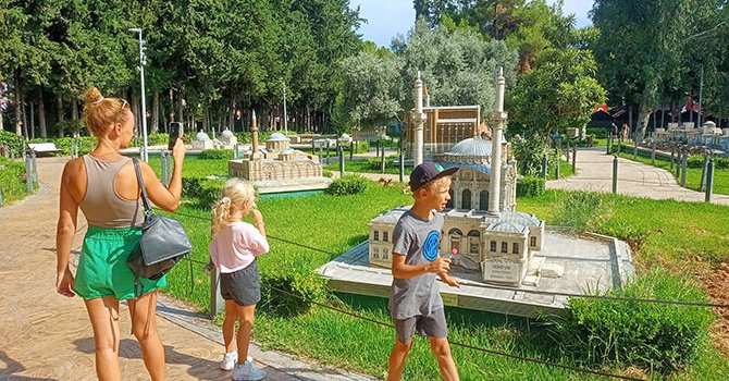 Minyatür Medeniyet müzesi turistlerin ilgisini çekiyor