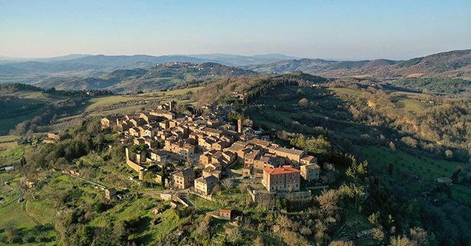 İtalya'nın Orta Çağ kasabası taşınana kira desteği sunuyor