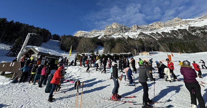 Yerel halk, kayak merkezini açmak için harekete geçti