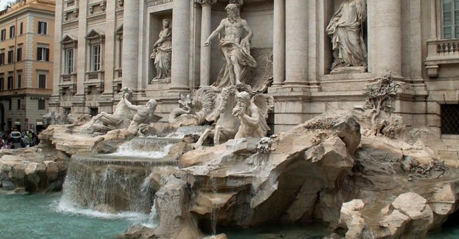 Trevi Çeşmesi'ne bedava ziyaret bitti