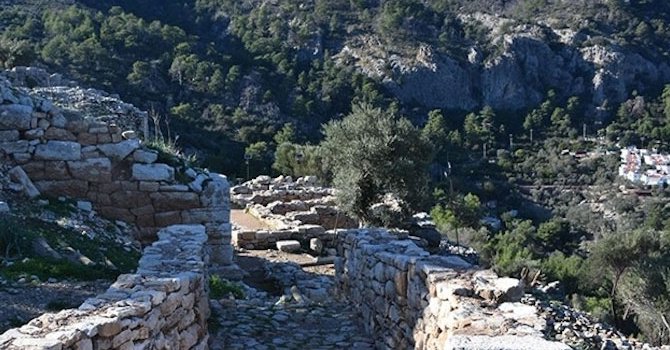 Asur Tanrıçası'nın gümüş kolye bulundu